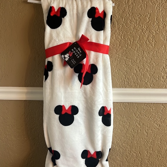 Disney Minnie Mouse plush throw - Picture 2 of 6
